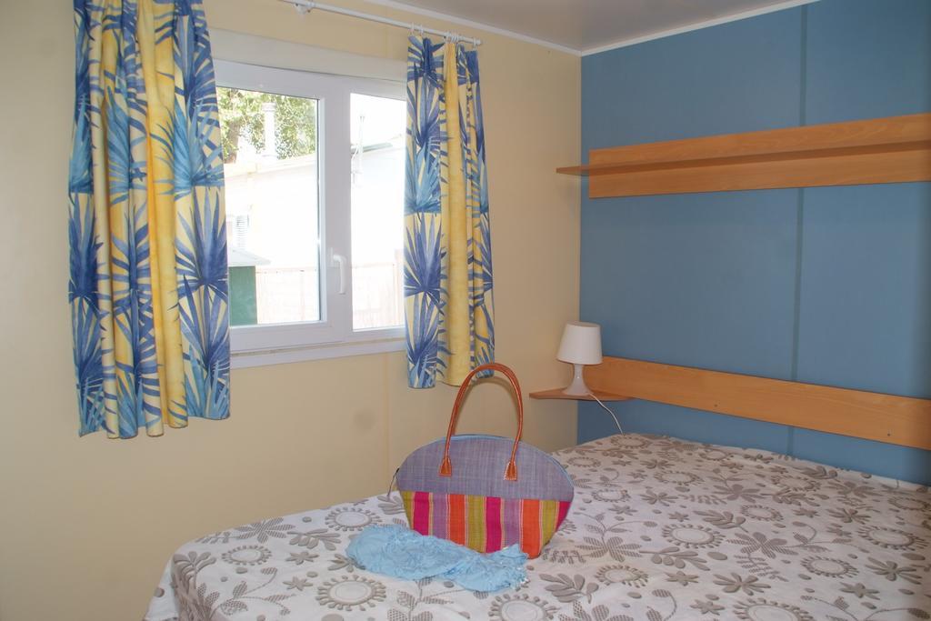 Camping Hotel Les Rives Du Loup 투레트-쉬르-루 외부 사진